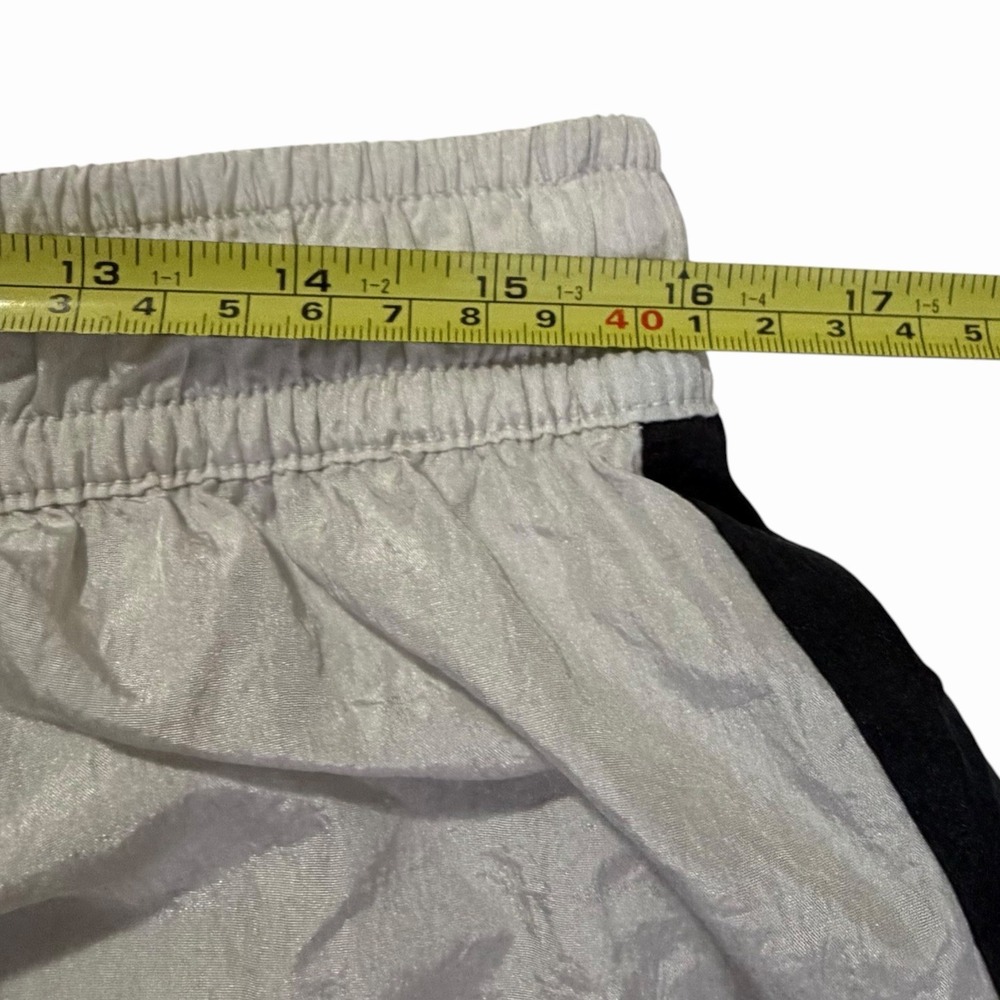 Nike Men's Sportswear Swoosh Woven Shorts CJ4904-100 Men's Size L - Picture 9 of 10